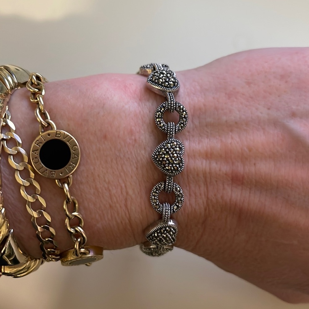 Sterling silver heart bracelet with stones